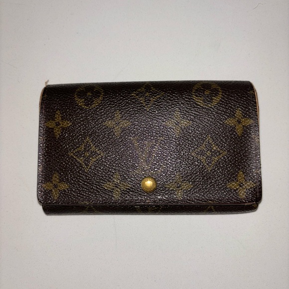 Louis Vuitton Monogram Wallet - Used - Picture 11 of 12